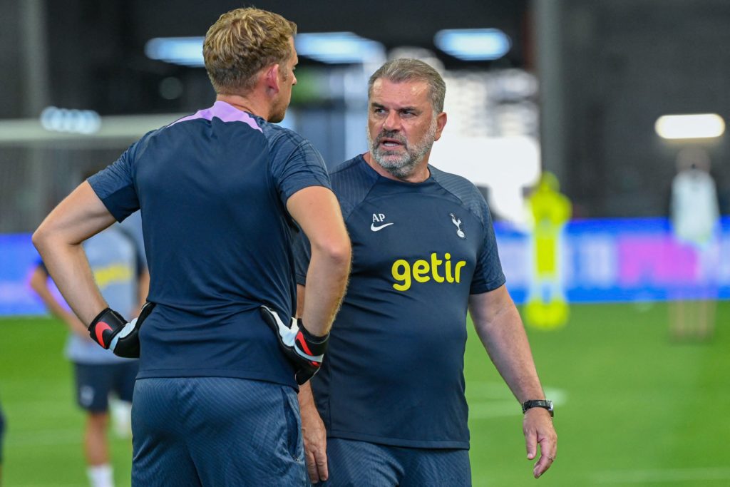 FBL-SIN-ENG-TOTTENHAM-TRAINING