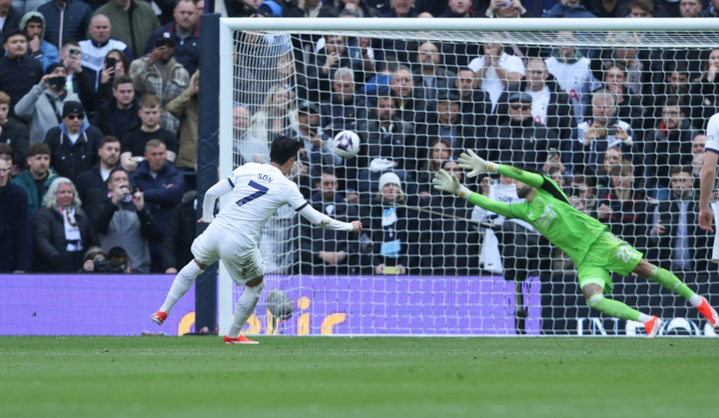 Tottenham Hotspur v Arsenal FC - Premier League