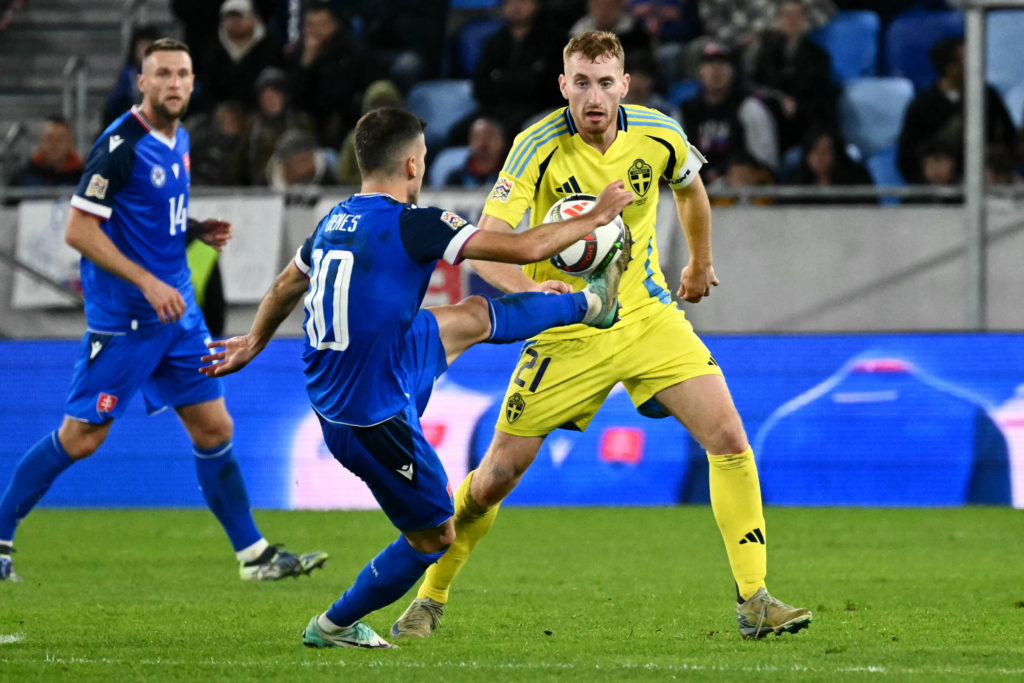 FBL-EUR-NATIONS-SVK-SWE