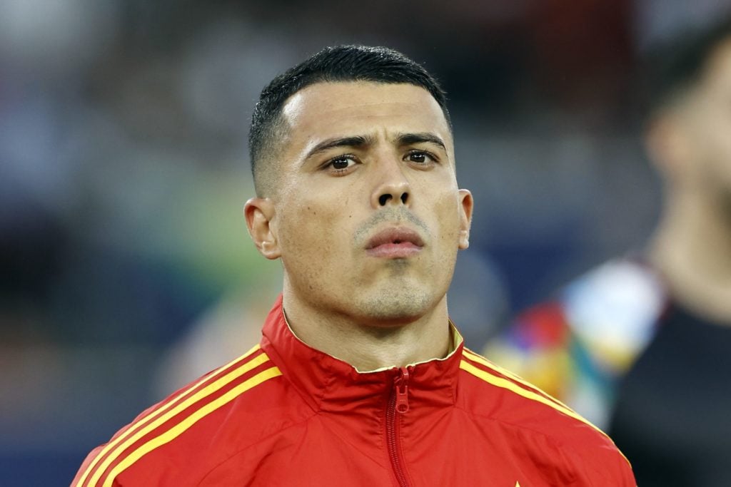 Pedro Porro before Spain game