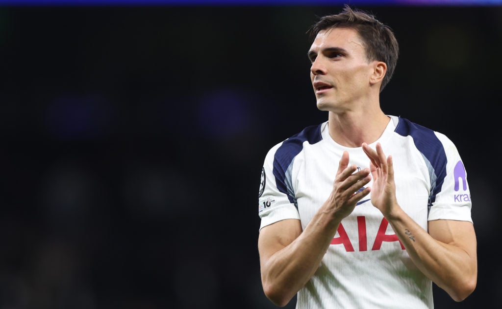 Joao Palhinha claps the fans after Tottenham Hotspur v Villarreal CF - UEFA Champions League 2025/26 League Phase MD1