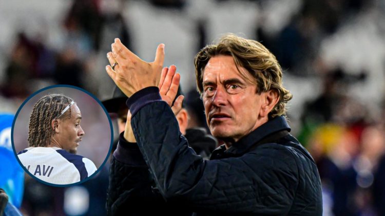 Tottenham manager Thomas Frank clapping, Xavi Simons looking behind