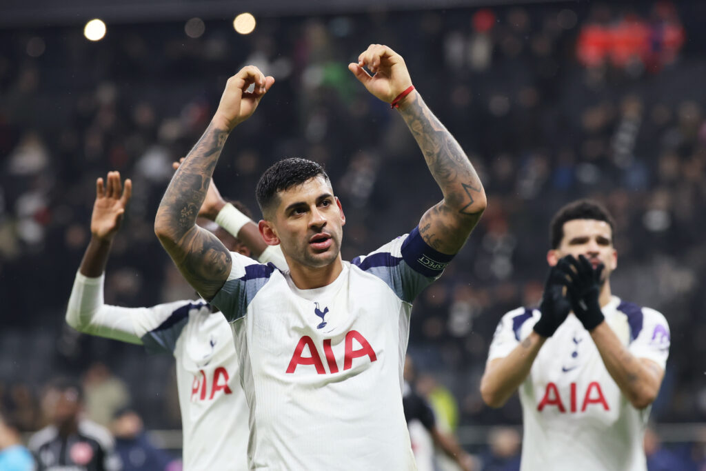 Cristian Romero celebrates.