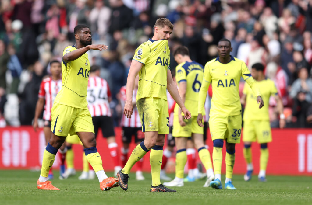 Tottenham take on Sunderland